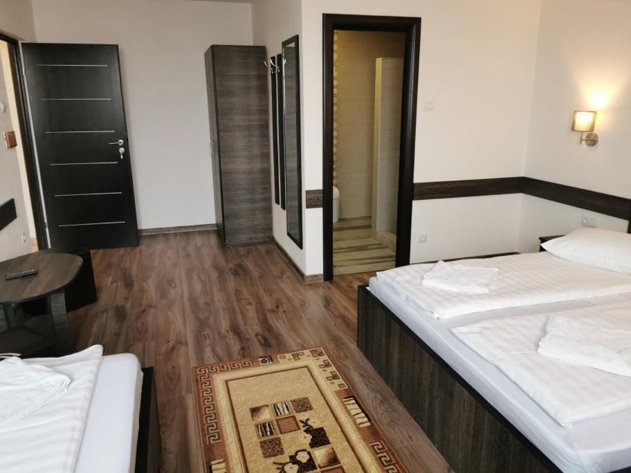 Hotel Tranzit Odorheiu Secuiesc Zewnętrze zdjęcie