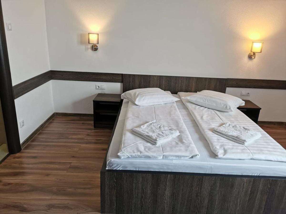 Hotel Tranzit Odorheiu Secuiesc Zewnętrze zdjęcie